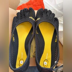 Vibram Women's Black and Yellow FiveFingers Minimalist Toe Shoes